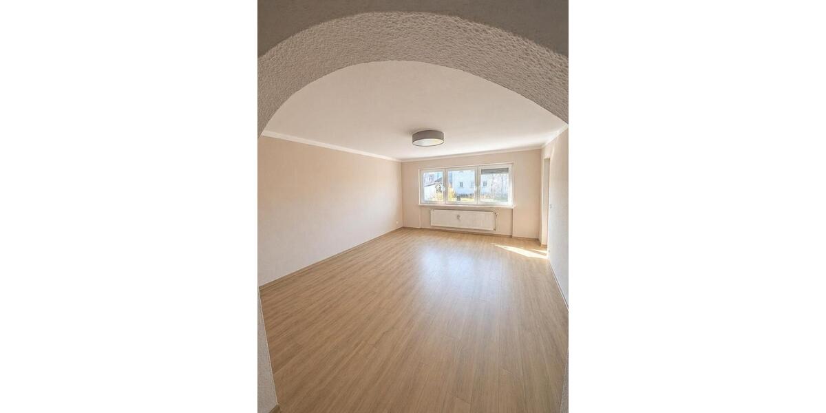 Erdgeschoßwohnung Ampfing - 3 Zimmer, 82 m&sup2;, 950&euro; | Angebot:26393669