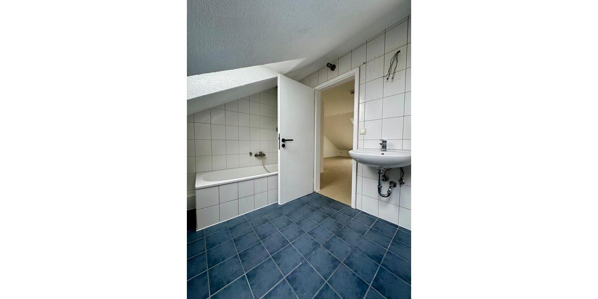 Dachgeschoßwohnung Langenau - 4 Zimmer, 84 m&sup2;, 1.210&euro; | Angebot:26267521