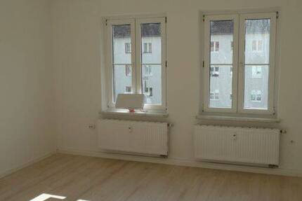 Wohnung Pirna Sonnenstein - 3 Zimmer, 68 m&sup2;, 475&euro; | Angebot:26796359