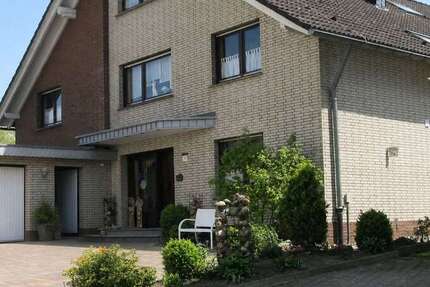 Haus Bad Wünnenberg (OT Fürstenberg) - 14 Zimmer, 330 m&sup2;, 420.000&euro; | Angebot:26422719