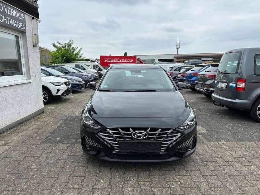 i30