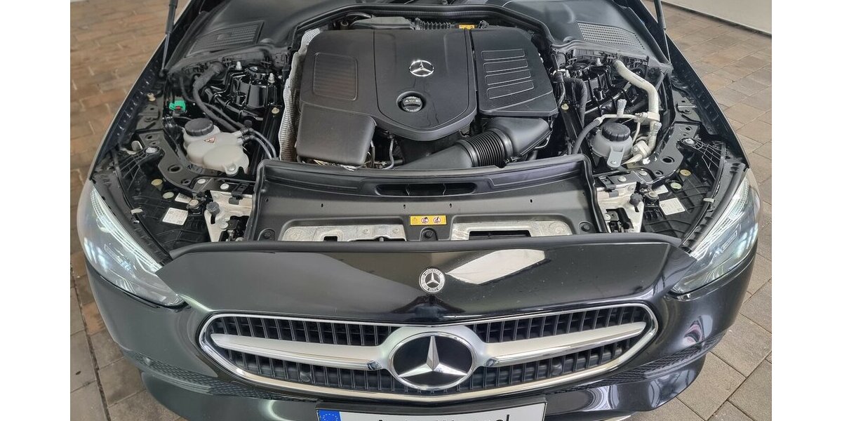 Mercedes-Benz C 300 T e Avantgarde LED ACC AHK Navi Kamera 73.700 km 33.300 &euro; Garrel 49681