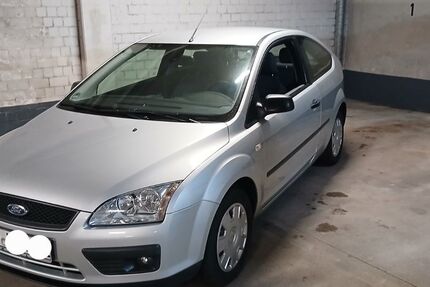 Ford Focus 87.200 km 2.990 &euro; Hamburg 22763