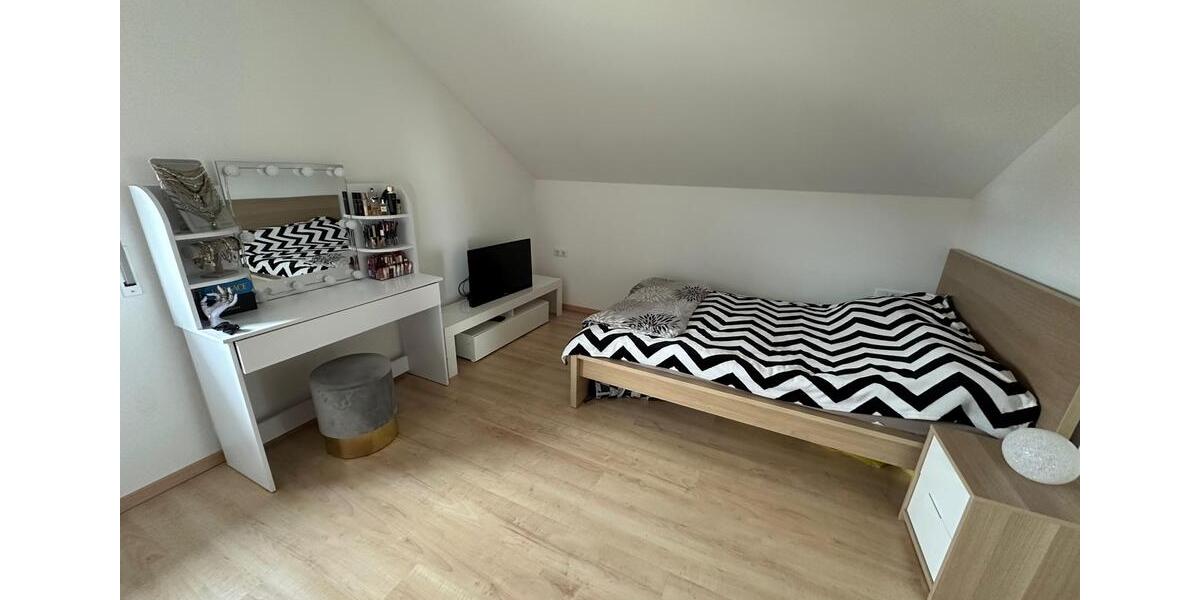 Dachgeschoßwohnung Offenberg - 1.5 Zimmer, 36 m&sup2;, 405&euro; | Angebot:25283562