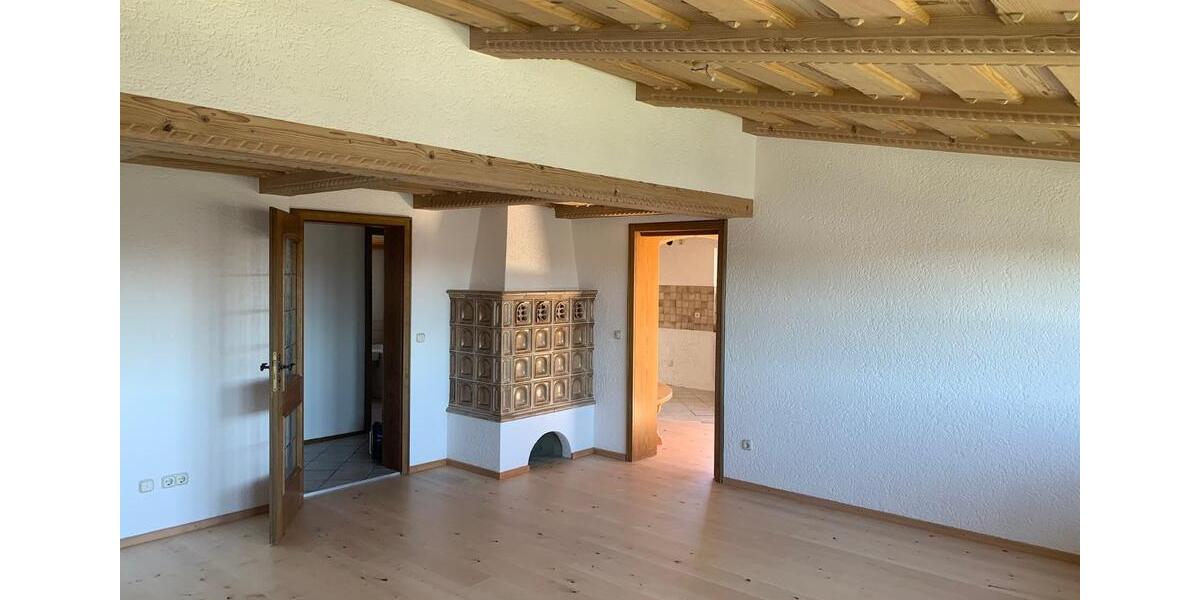 Dachgeschoßwohnung Salzweg - 3.5 Zimmer, 104 m&sup2;, 900&euro; | Angebot:26408502