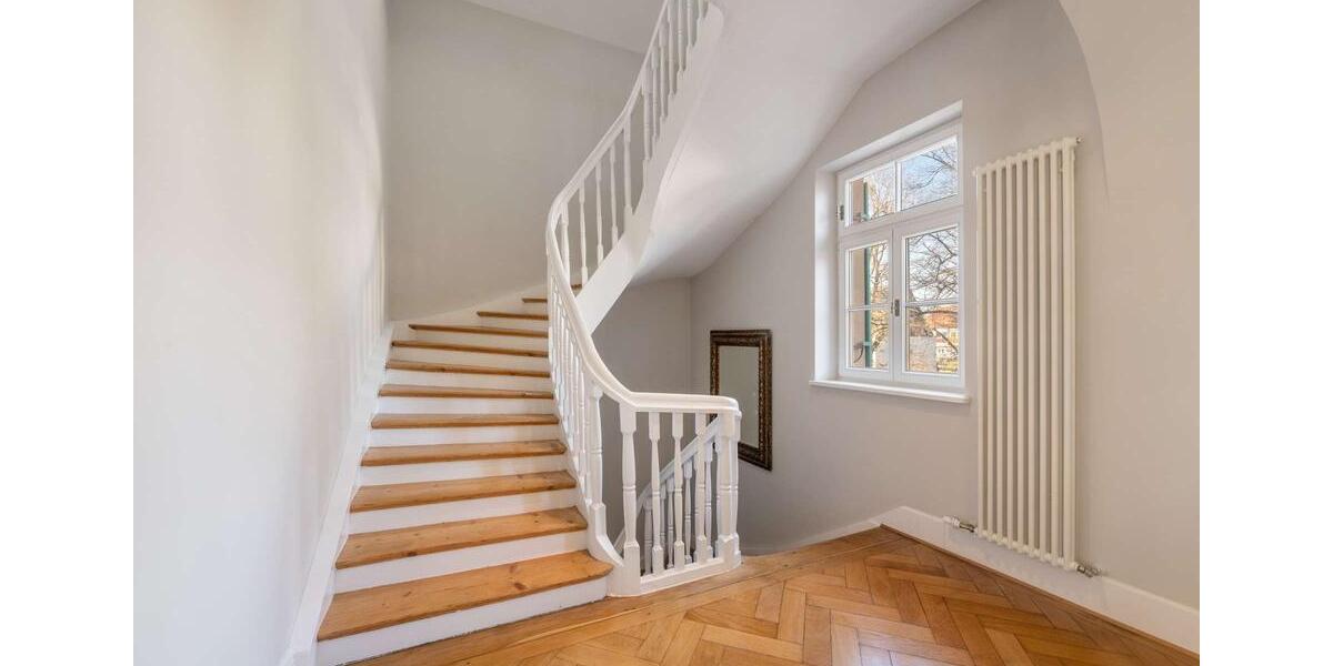 Villa München Nymphenburg - 9 Zimmer, 389 m&sup2;, 9.300&euro; | Angebot:25255917