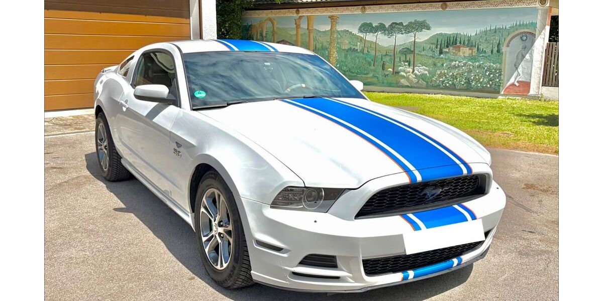 Ford Mustang 114.000 km 15.900 &euro; München 81249