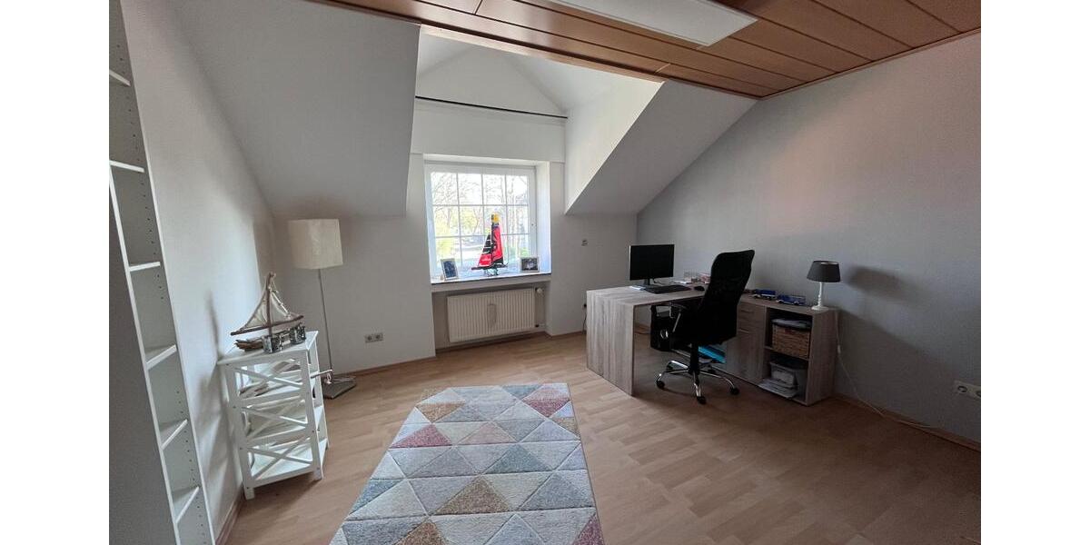 Mehrfamilienhaus, Wohnhaus Bergheim - 4 Zimmer, 167 m&sup2;, 2.420&euro; | Angebot:25899926