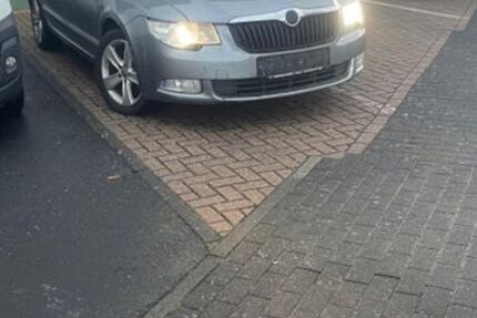 Skoda Superb 243.207 km 3.700 € Stadtallendorf 35260