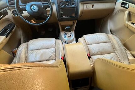 VW Touran 215.000 km 2.450 &euro; Berlin 10551