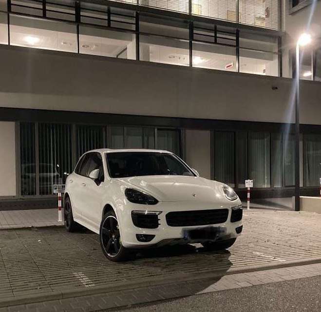 Porsche Cayenne 112.000 km 42.500 € Heilbronn 74080