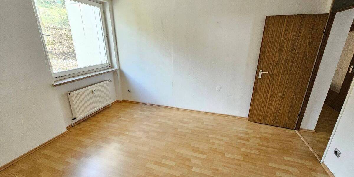 Etagenwohnung Coburg - 2 Zimmer, 67 m&sup2;, 570&euro; | Angebot:26799212
