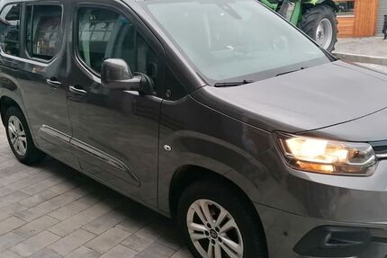 Toyota Proace City 122.500 km 16.000 &euro; Spiegelau 94518