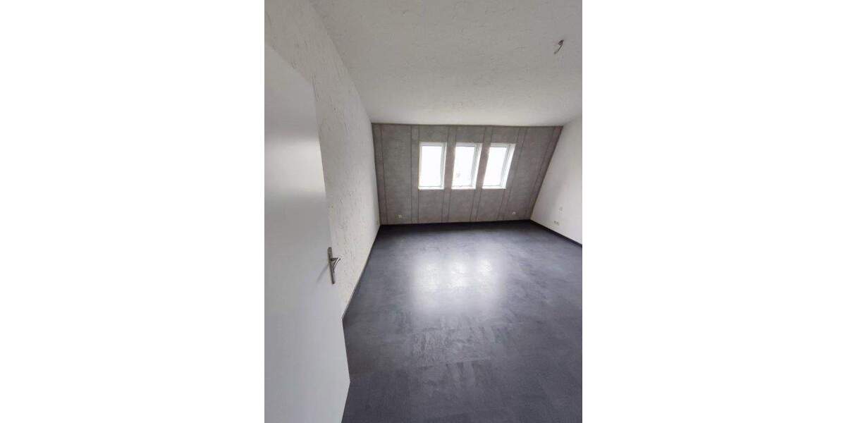 Etagenwohnung Schwerin Weststadt - 3 Zimmer, 103 m&sup2;, 900&euro; | Angebot:24609574