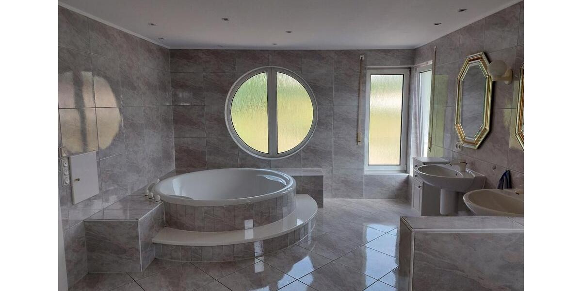 Idyllisches Wohnen am Waldrand mit Blick über Schwandorf und Naab 5 zimmer