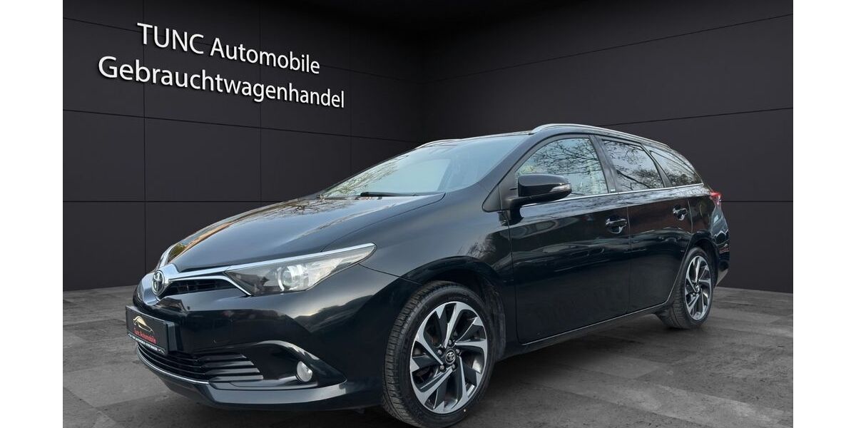 Toyota Auris 184.582 km 7.990 &euro; Ahlen 59227