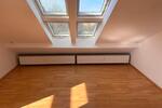 Dachgeschoßwohnung Straßkirchen - 3 Zimmer, 100 m&sup2;, 650&euro; | Angebot:26161568