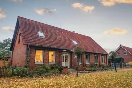 Modernisiertes Mehrfamilienhaus (3 Wg) mit Stallungen & Wellness 7 zimmer