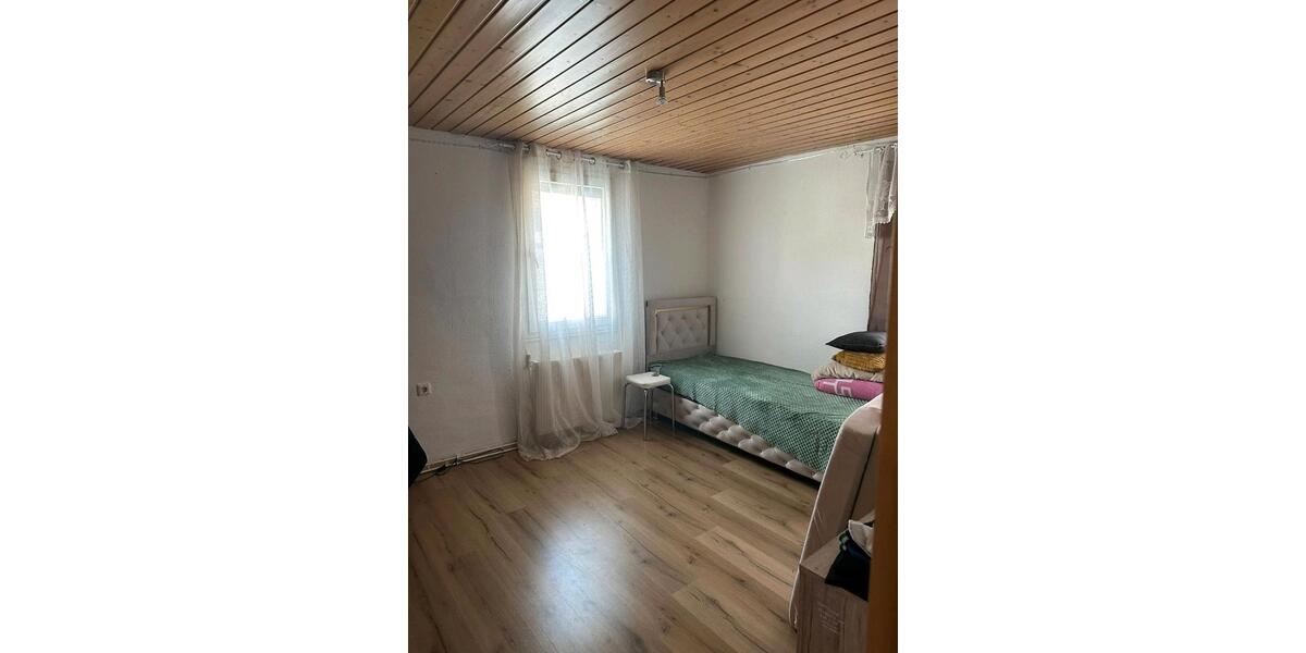 Erdgeschoßwohnung Sankt Georgen im Schwarzwald - 3 Zimmer, 80 m&sup2;, 785&euro; | Angebot:26231215