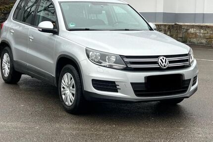 VW Tiguan 124.000 km 9.999 &euro; Sulz am Neckar 72172