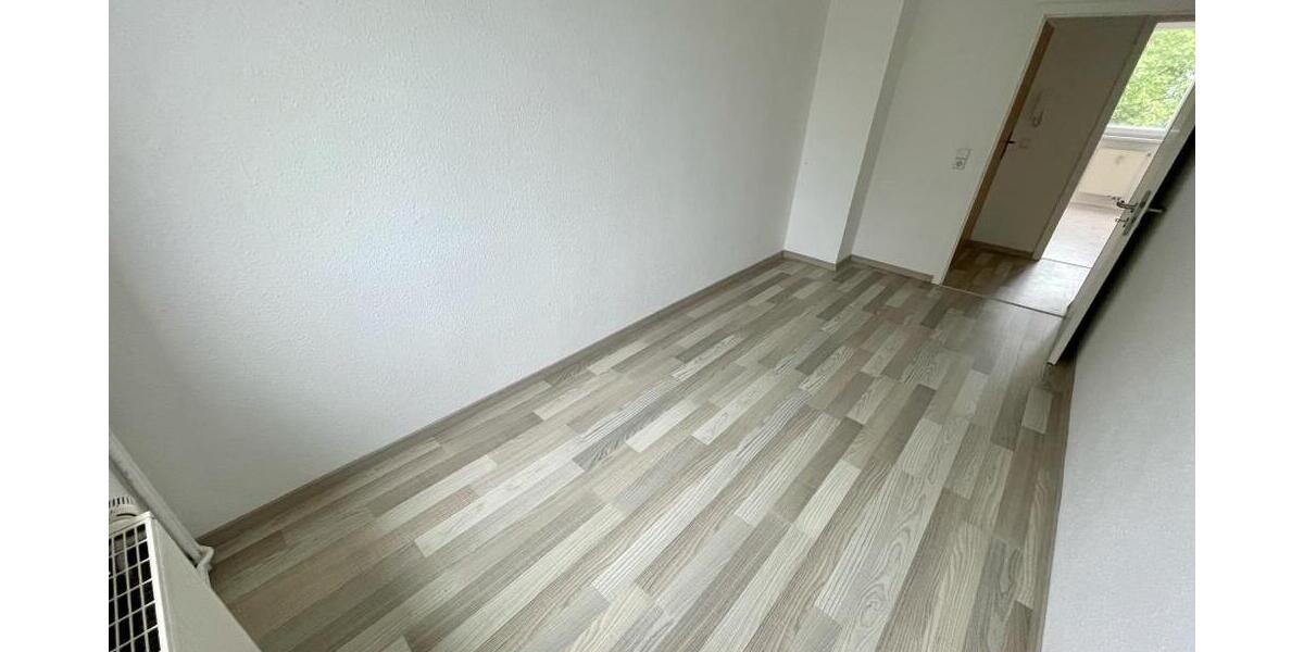 Gera-Langenberg! 4 Raum Whg. mit Balkon, Bad mit Wanne! Nähe AMAZON! - Etagenwohnung Gera Langenberg | Angebot:26882423