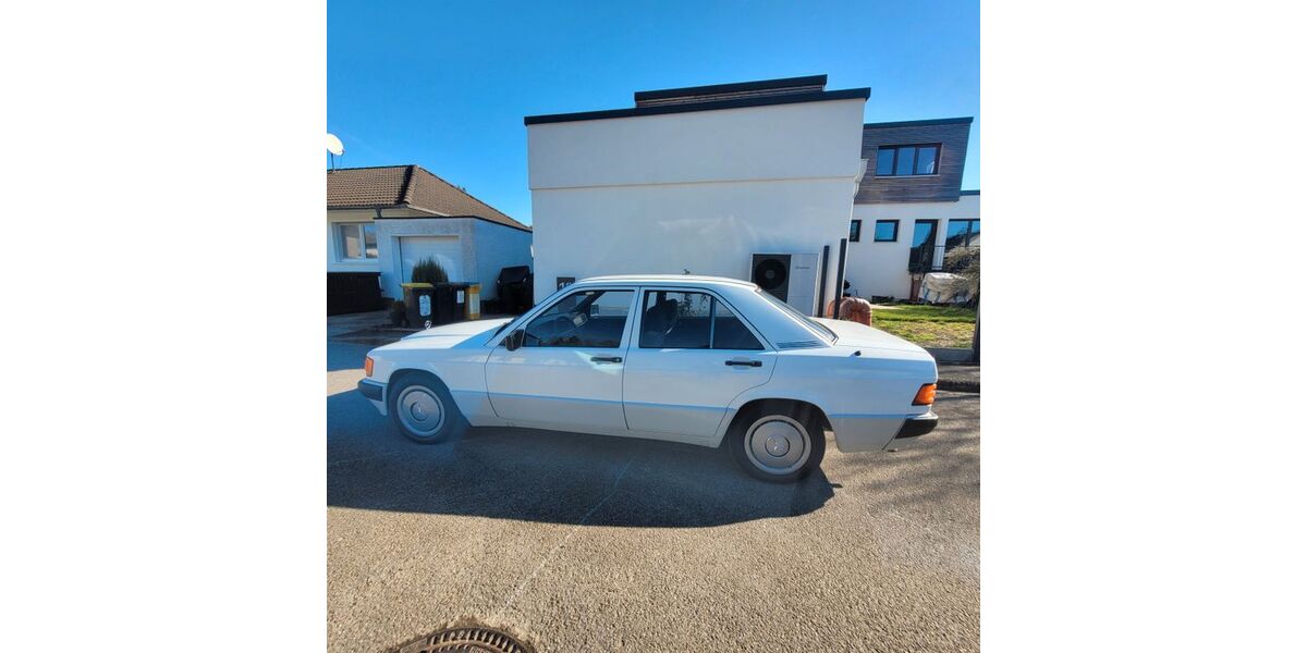Mercedes-Benz 190 135.000 km 6.990 &euro; Dortmund 44309