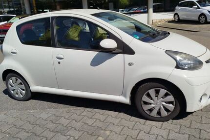 Toyota Aygo (X) 61.000 km 4.444 &euro; Stutensee 76297