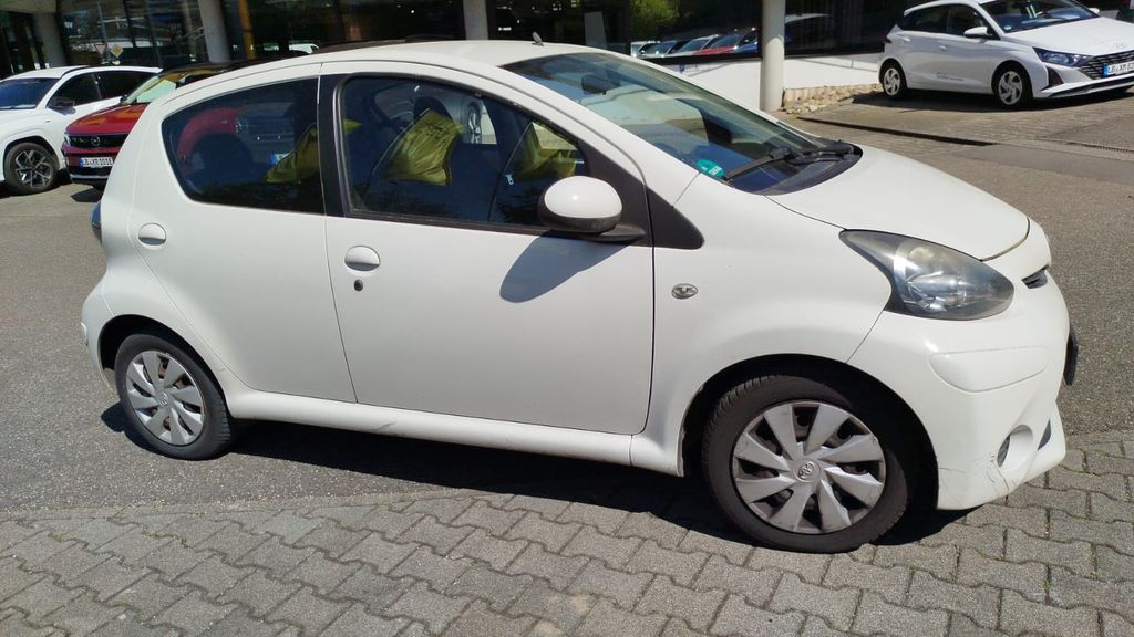Toyota Aygo (X) 61.000 km 4.444 &euro; Stutensee 76297