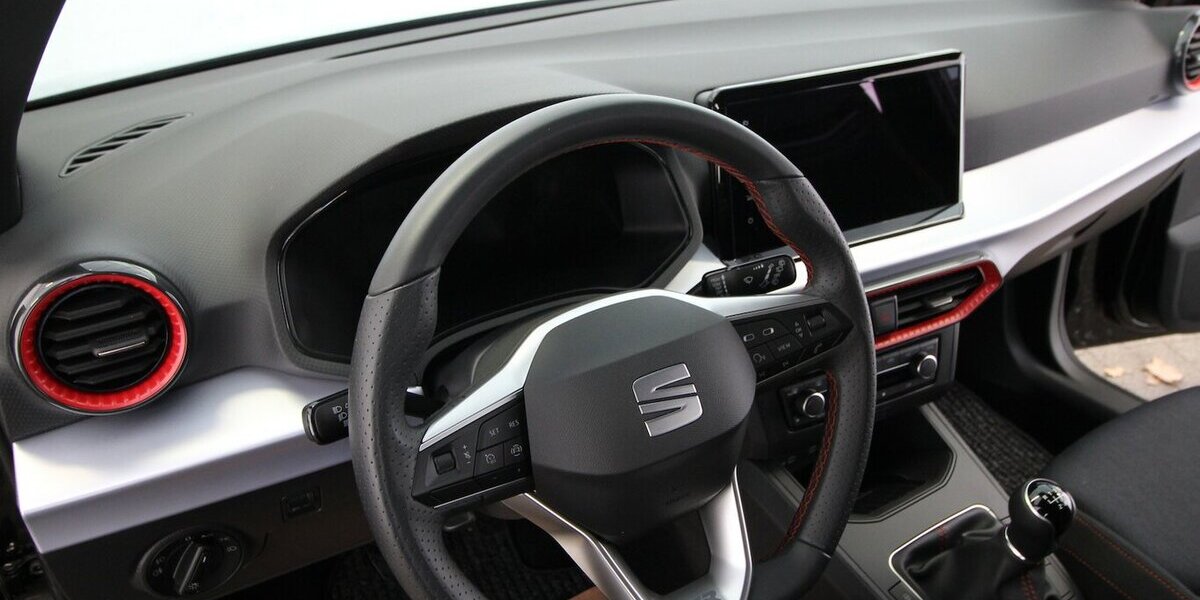 Seat Ibiza TSI OPF FR Sport NAVI+LED+WINTER-PAKET+ALU 9.718 km 18.890 &euro; Hagenow 19230