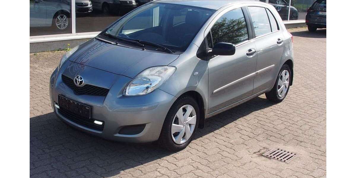 Toyota Yaris 102.507 km 5.498 &euro; Pampow 19075