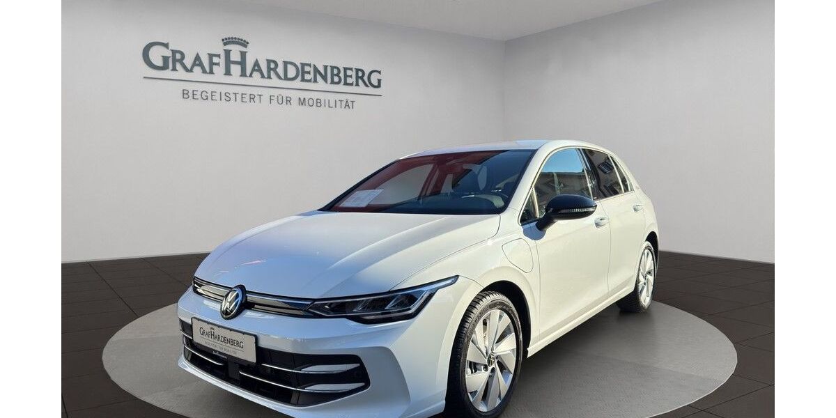 VW Golf 8.200 km 33.444 &euro; Gengenbach 77723
