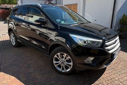 Ford Kuga 82.000 km 12.300 &euro; Offenbach 63073