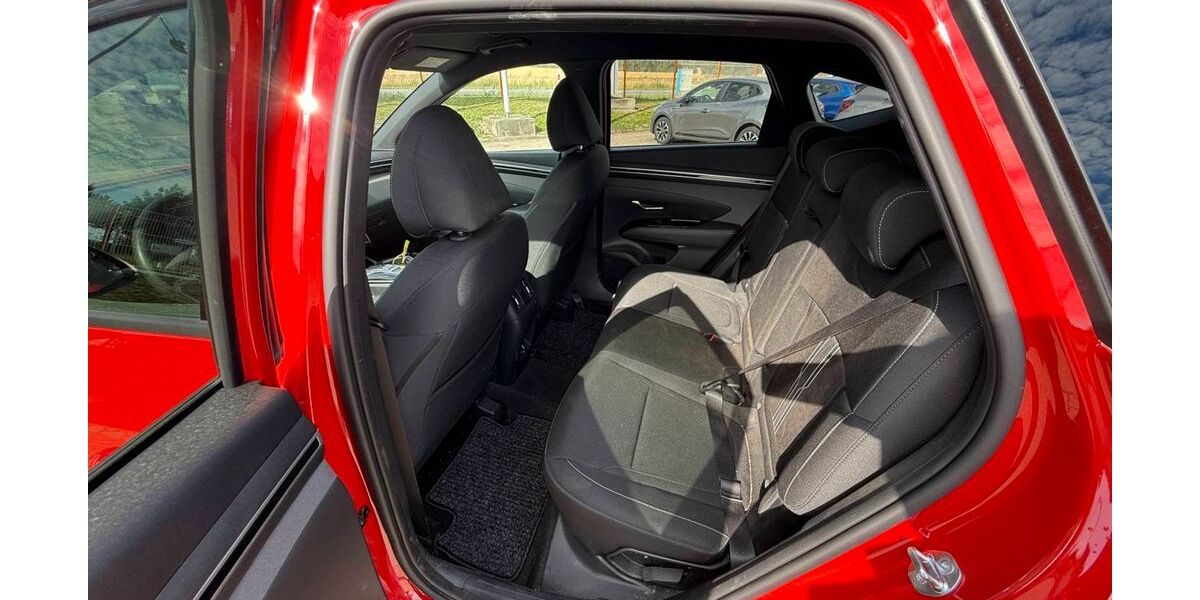 Hyundai TUCSON 6.300 km 24.980 &euro; Tessin 18195
