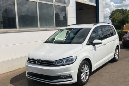 VW Touran 255.000 km 9.990 &euro; München 81677