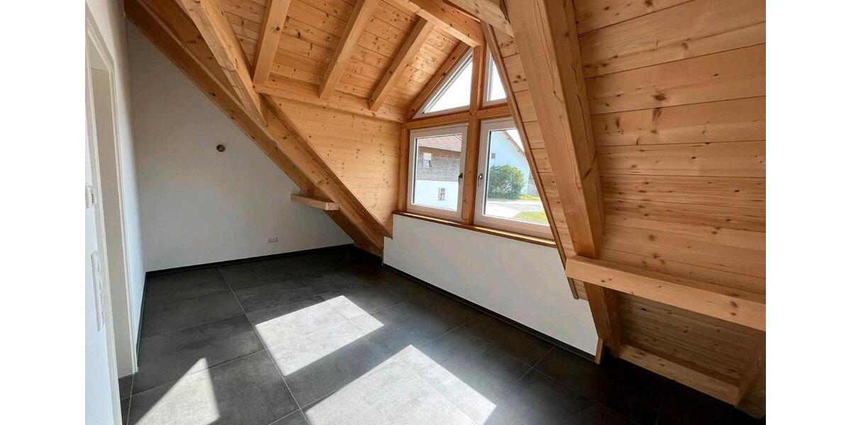 Dachgeschoßwohnung Finning - 3 Zimmer, 67 m&sup2;, 1.220&euro; | Angebot:26422205
