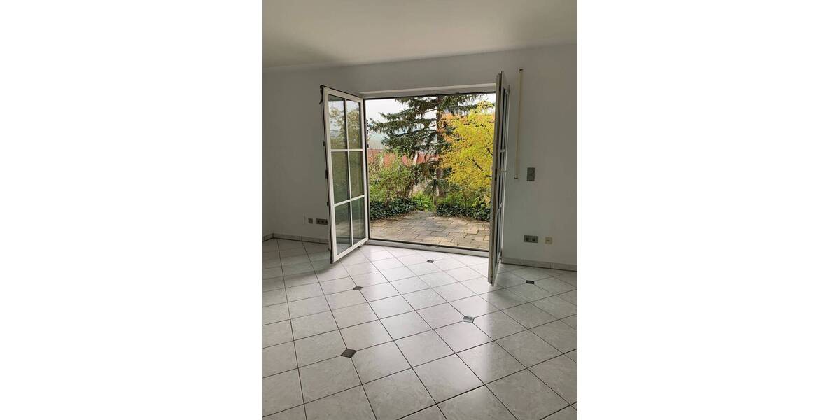 Etagenwohnung Sommerhausen - 3 Zimmer, 88 m&sup2;, 870&euro; | Angebot:26826822