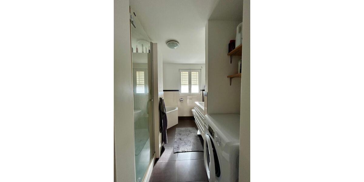 Dachgeschoßwohnung Freiburg im Breisgau Brühl - 2.5 Zimmer, 70 m&sup2;, 1.150&euro; | Angebot:25382964