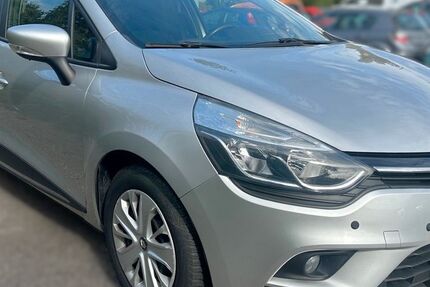 Renault Clio 88.000 km 8.930 € Nürnberg 90431