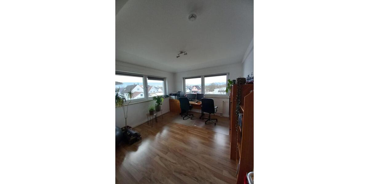 Etagenwohnung Kelheim - 6 Zimmer, 151 m&sup2;, 1.100&euro; | Angebot:25350077