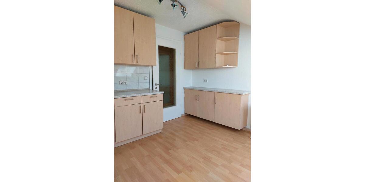 Dachgeschoßwohnung Aach - 2.5 Zimmer, 80 m&sup2;, 800&euro; | Angebot:26414082