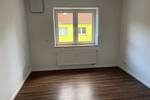 Erstbezug nach Renovierung - 3 ZW im 1. OG mit Balkon zum Innenhof, modernes Tageslichtbad mit Badewanne - ab sofort bezugsbereit