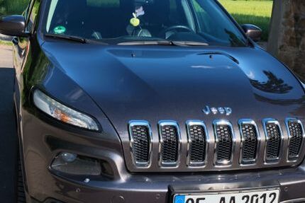 Jeep Cherokee 127.000 km 14.750 &euro; Rodgau 63110