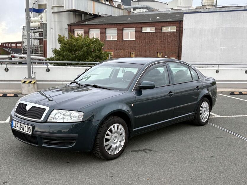 Skoda Superb 266.200 km 3.500 € Lage 32791