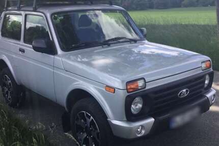 Lada 4x4 9.400 km 15.500 &euro; München 80804