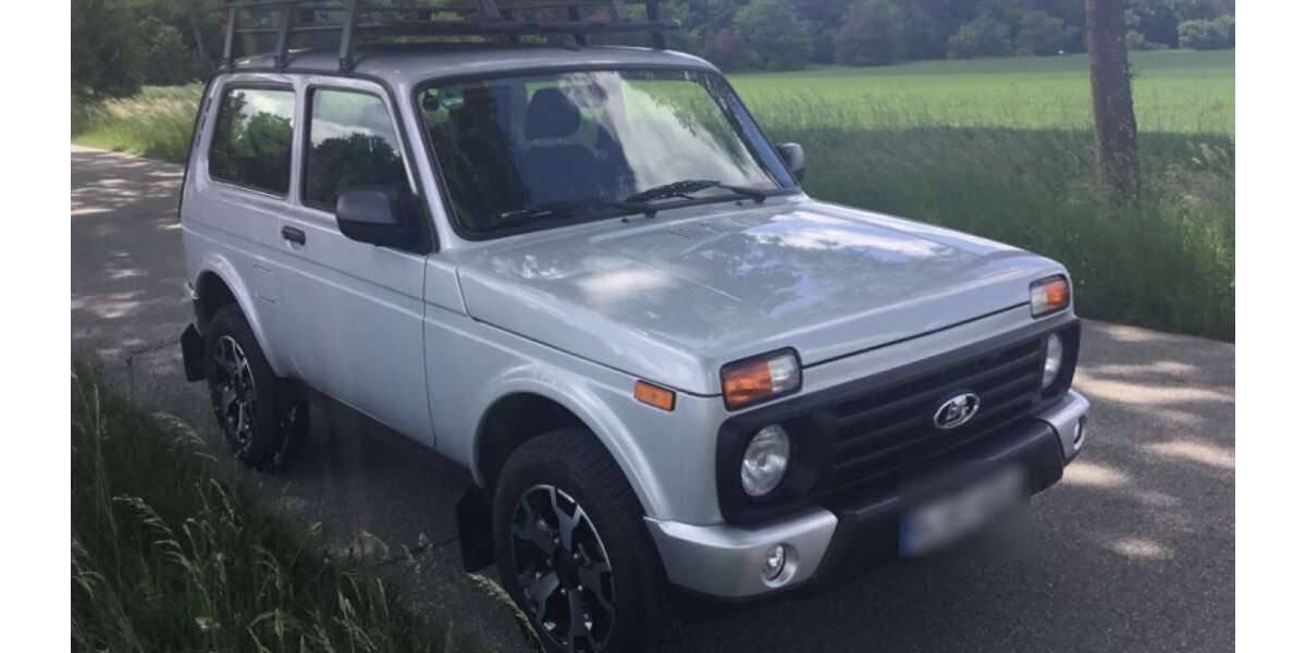 Lada 4x4 9.400 km 15.500 &euro; München 80804