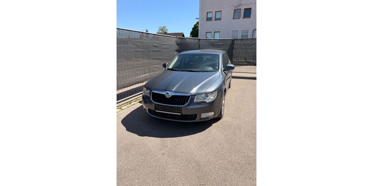 Skoda Superb 212.000 km 4.499 &euro; Augsburg 86150