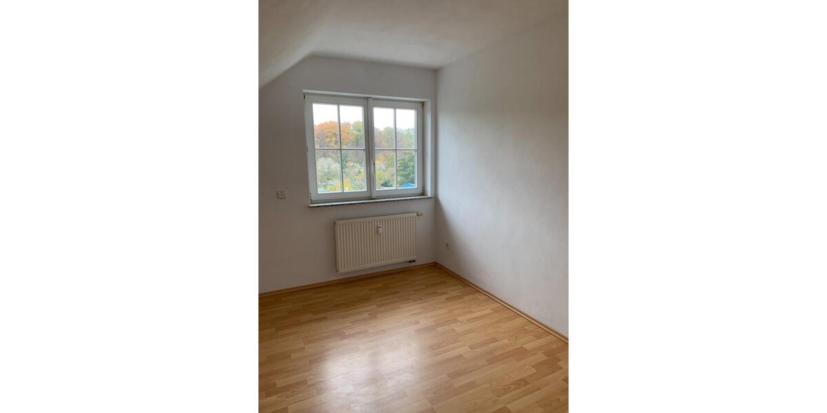Dachgeschoßwohnung Bruchsal - 3.5 Zimmer, 117 m&sup2;, 1.250&euro; | Angebot:24984090