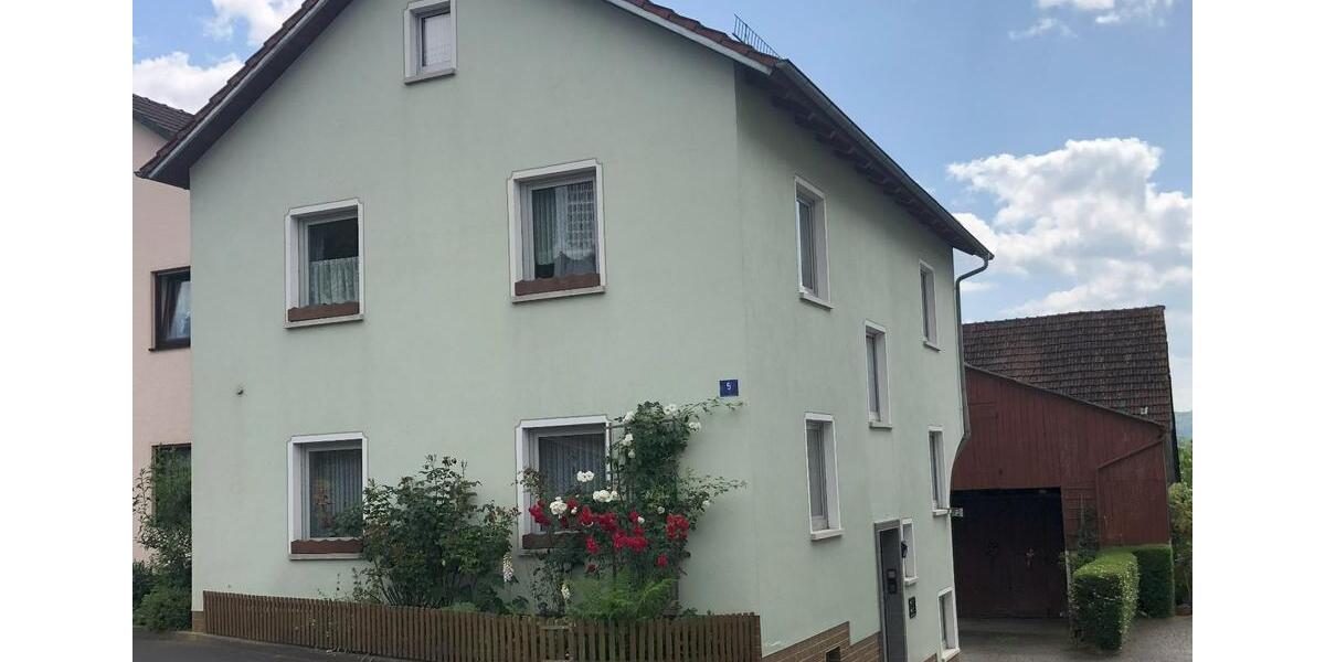 Haus mit Nebengebäude, Scheune und Garten 7 zimmer