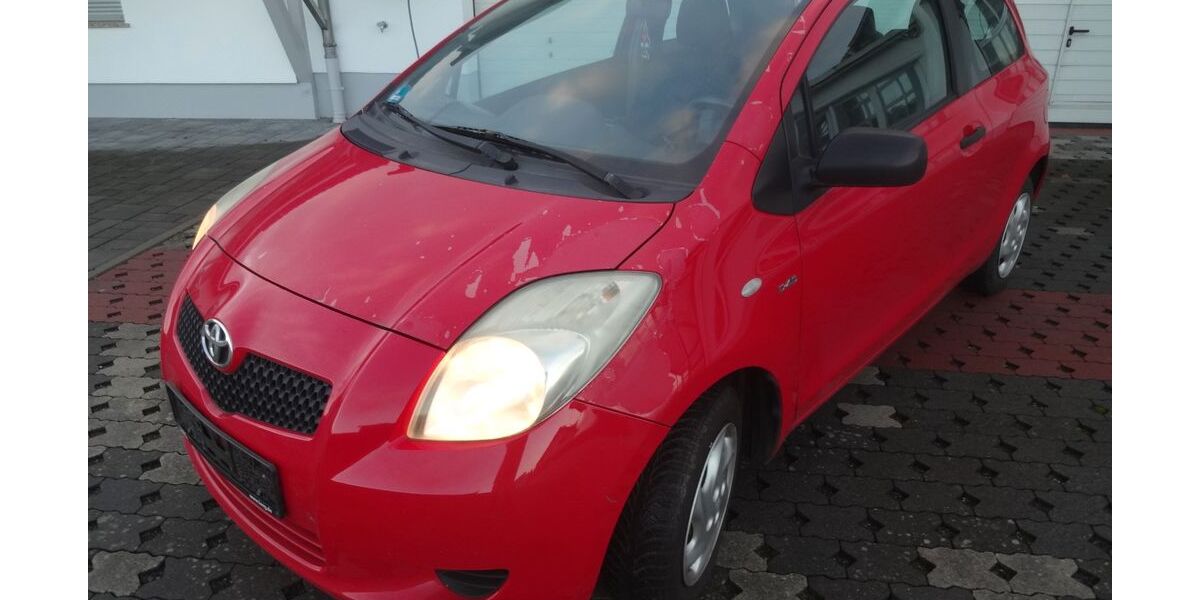 Toyota Yaris 225.393 km 1.400 &euro; Oberwetz 35641