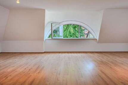 Wohnung Fürth Atzenhof - 3 Zimmer, 120 m&sup2;, 990&euro; | Angebot:27125582